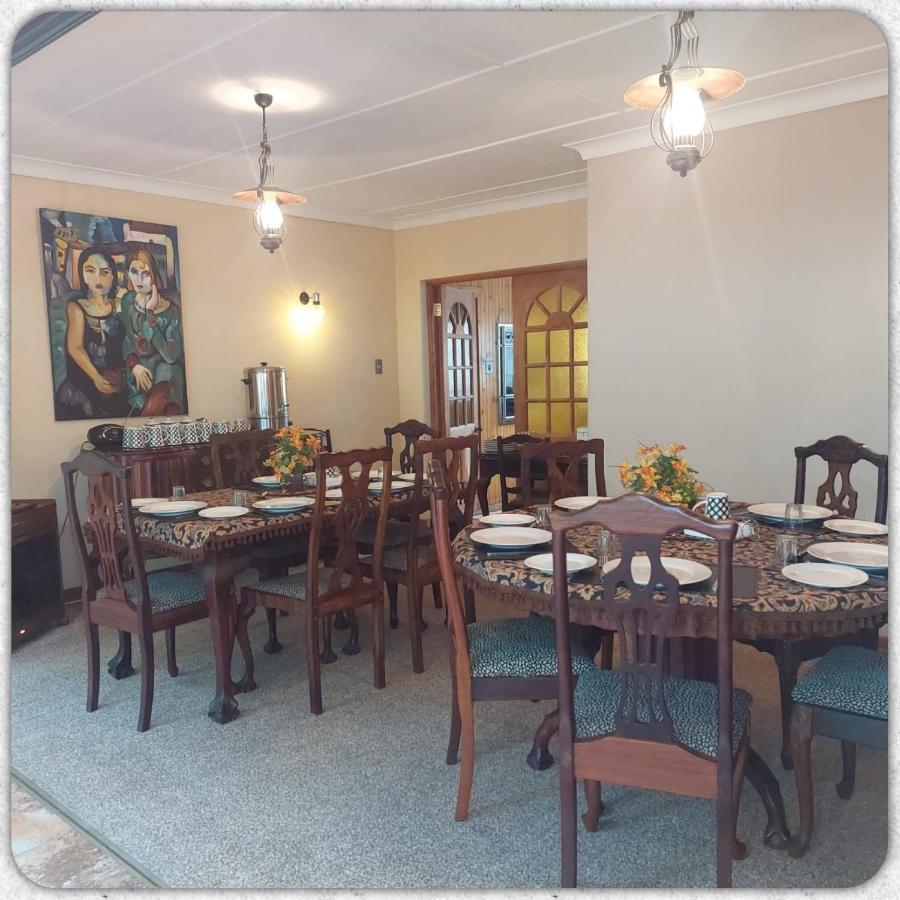 House Ebony B&B นิวคาสเซิล ภายนอก รูปภาพ