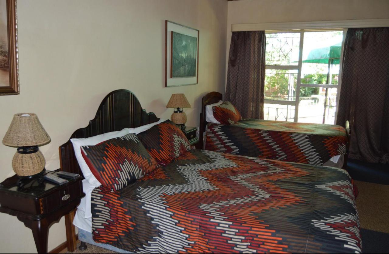 House Ebony B&B นิวคาสเซิล ภายนอก รูปภาพ